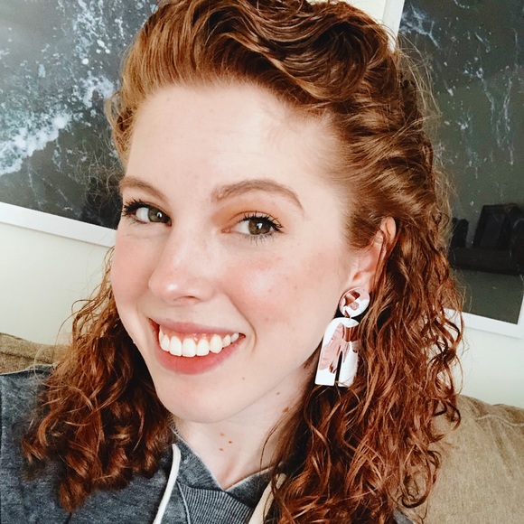 Meet your Posher, Kristen - Picture 1 of 1